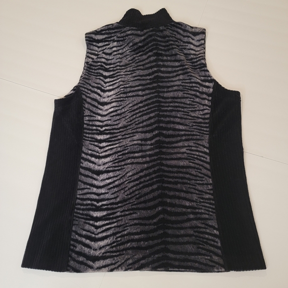 Jones New York Sport Zebra / Corduroy Vest Size Medium - Picture 3 of 11